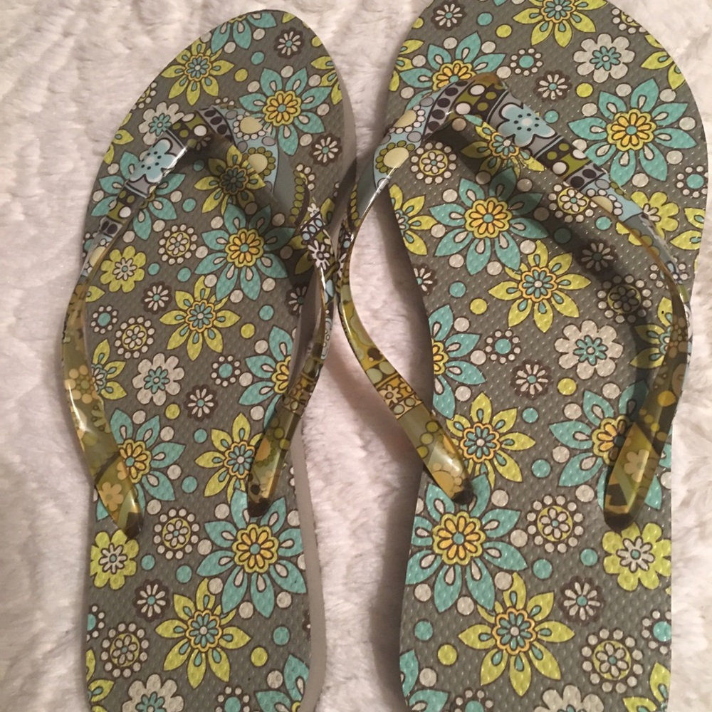 Vera Bradley flip flops